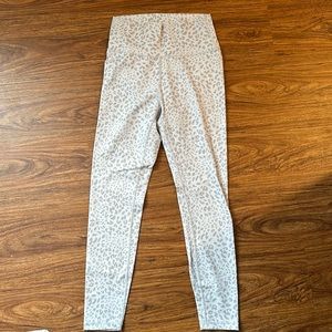 White leopard print leggings size medium